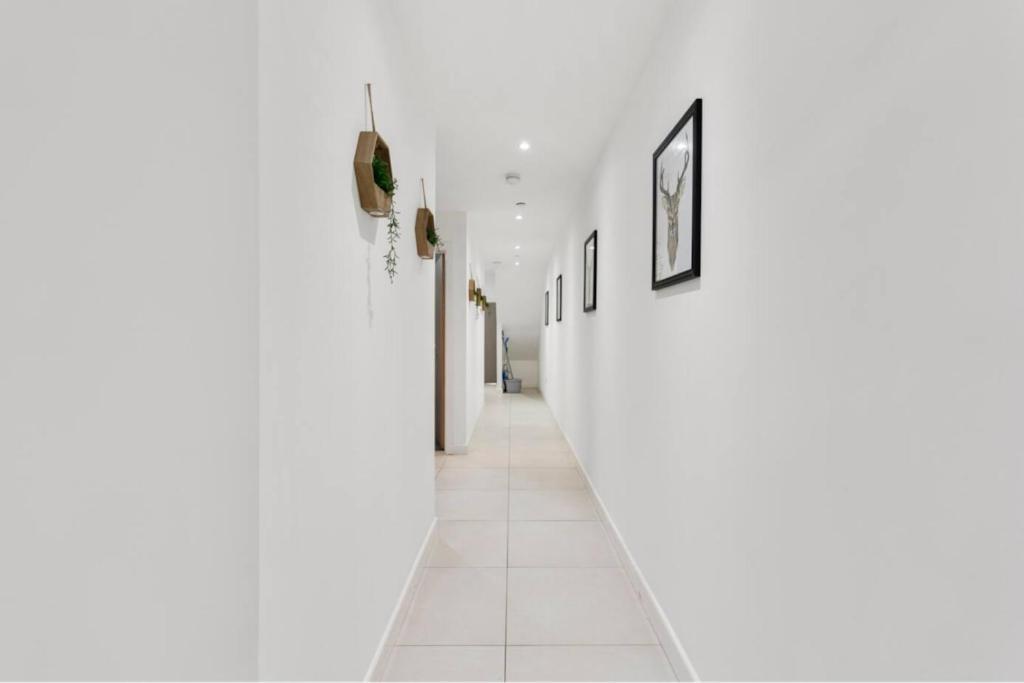 Modern Spacious Three Bedrooms With Private Garden Cardiff Luaran gambar