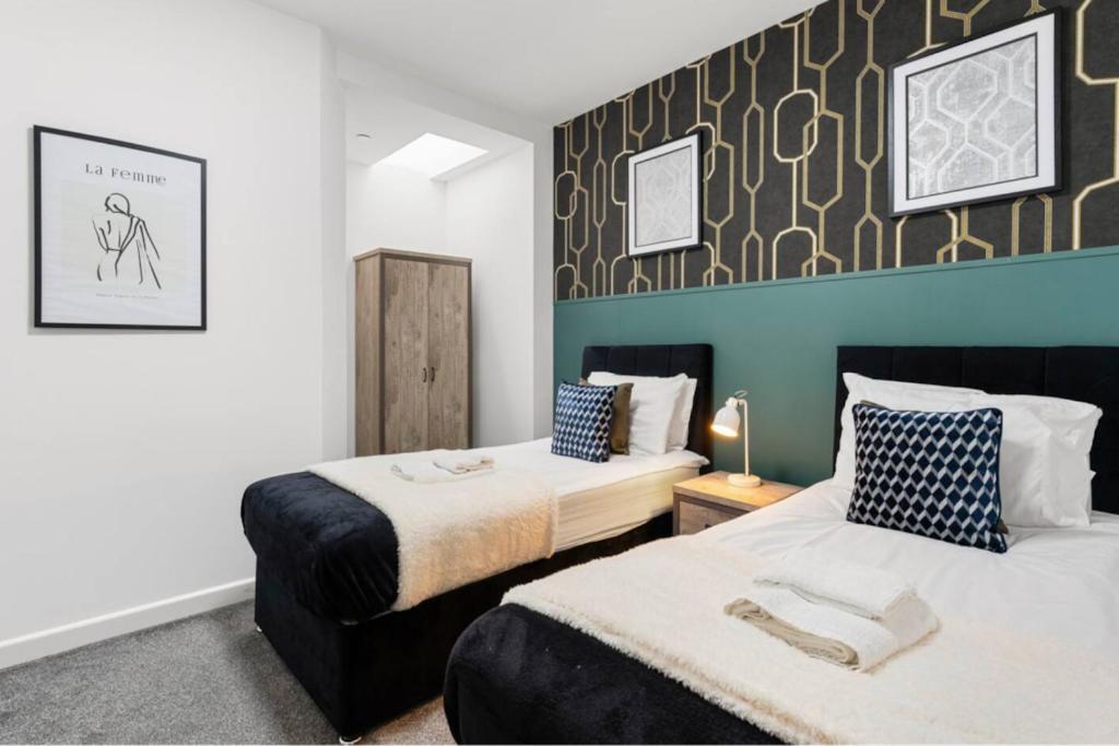 Modern Spacious Three Bedrooms With Private Garden Cardiff Luaran gambar